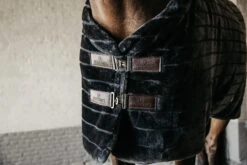 Fake Fur Stalldecke - Grau 5 Fake Fur Stalldecke - Grau -Angebote Equinestor Store 52151 08.11jpg